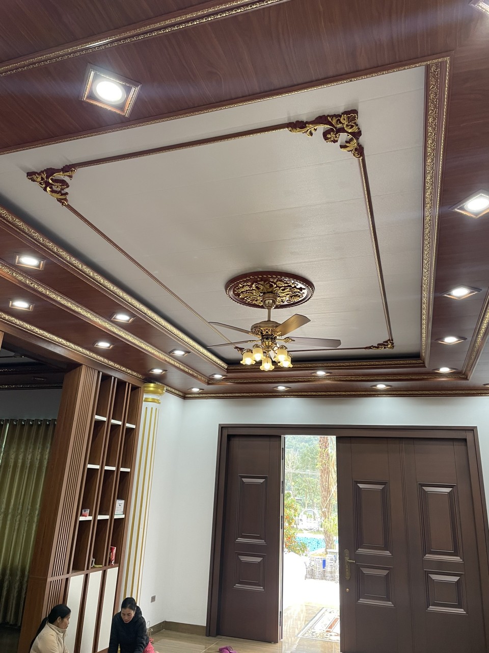 Trần dát vàng cao cấp - Ảnh 4