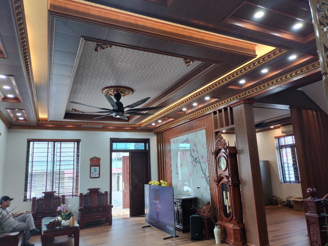 Trần dát vàng cao cấp - Ảnh 6